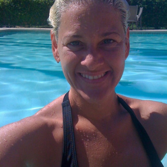 Meet your Posher, Adrianna - Picture 4 of 11